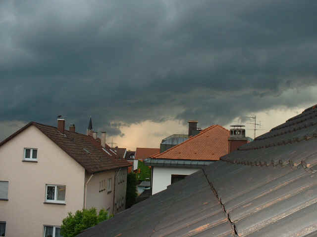 B�enkragen mit Niederschlagsvorhang