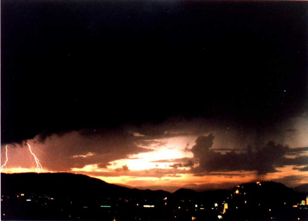 weleu03.jpg (33222 Byte)